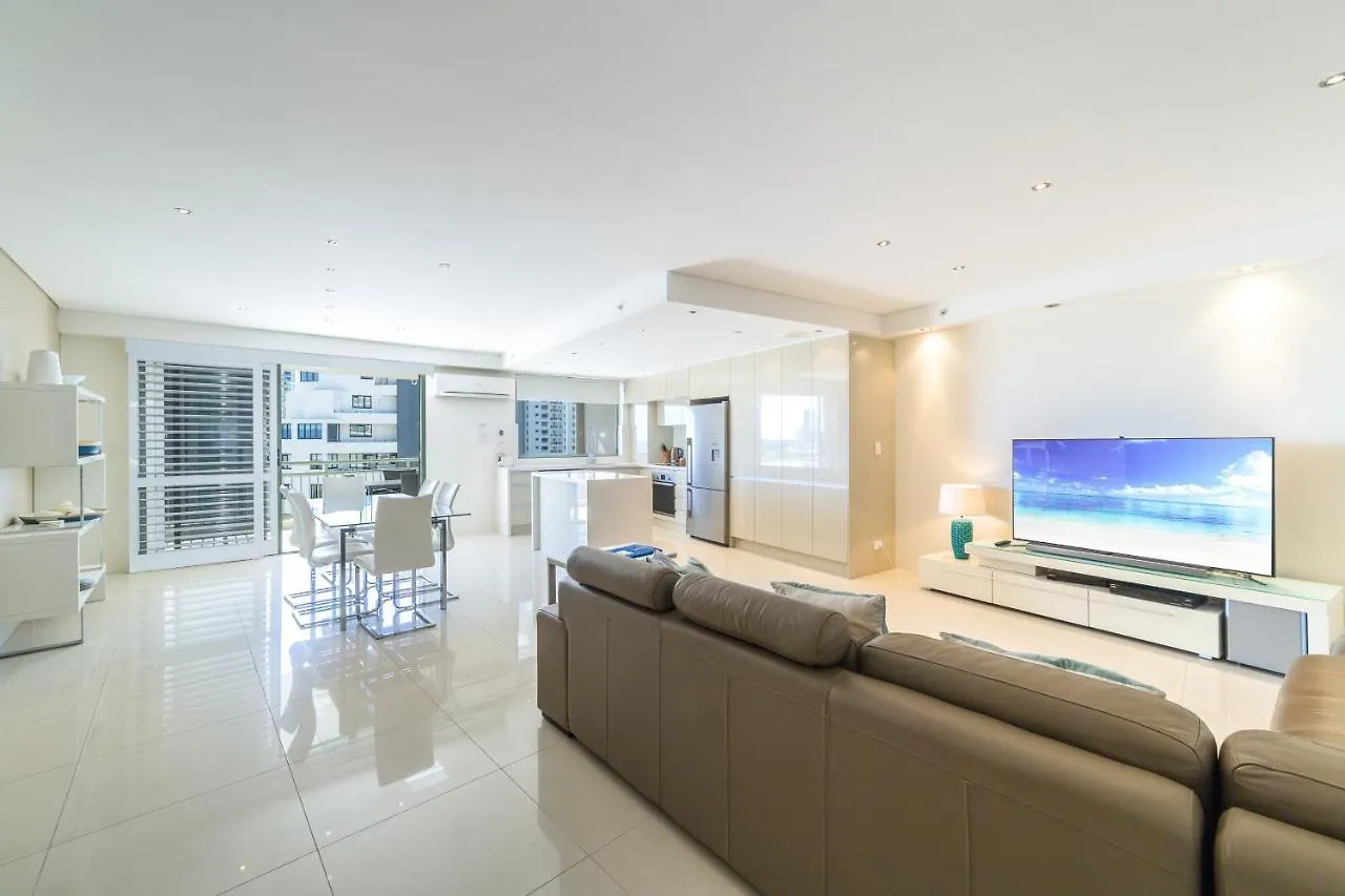 The Meriton Apartments On Main Beach Gold Coast 4*,  Australia