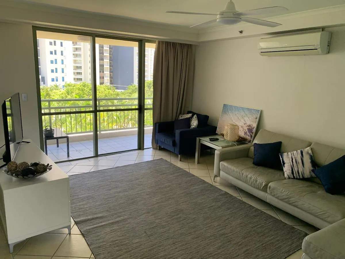 The Meriton Apartments On Main Beach Gold Coast 4*,