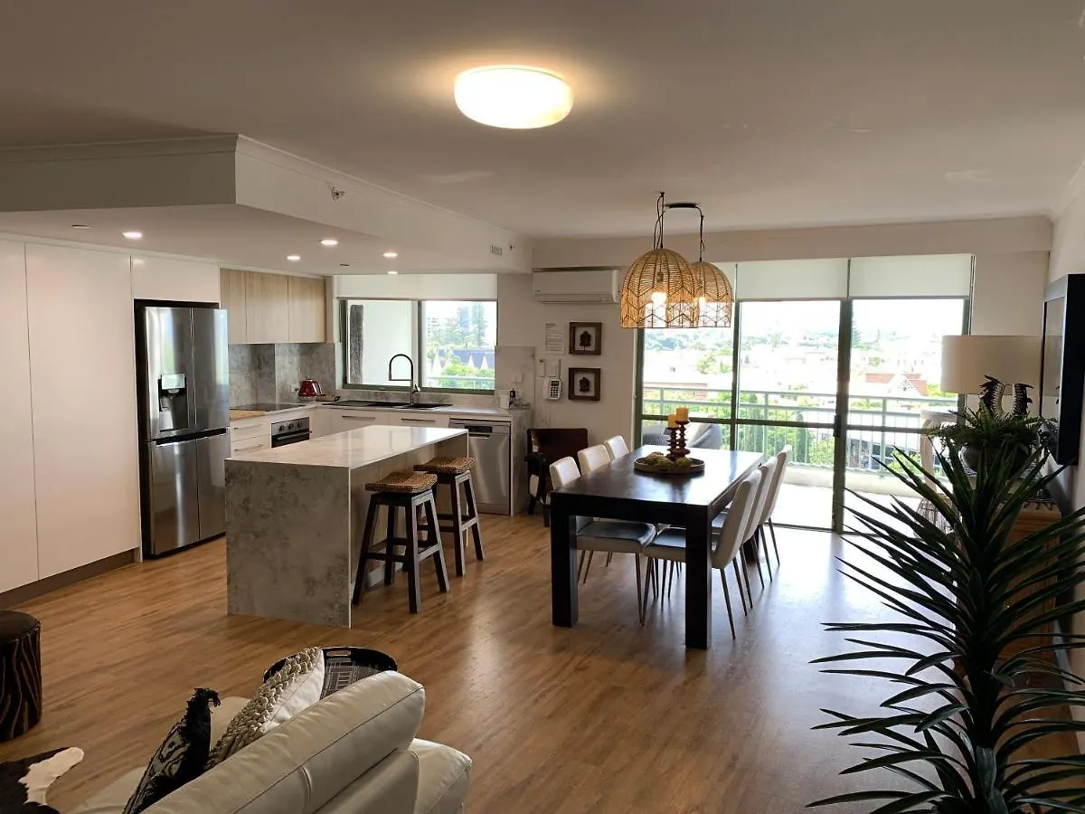 The Meriton Apartments On Main Beach Gold Coast