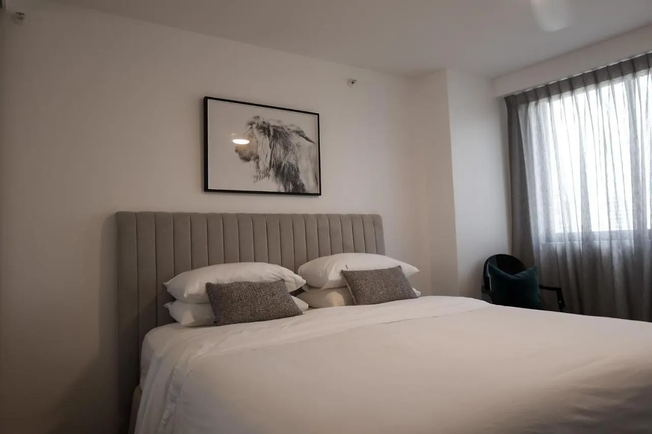 **** Aparthotel The Meriton Apartments On Main Beach Gold Coast Australia