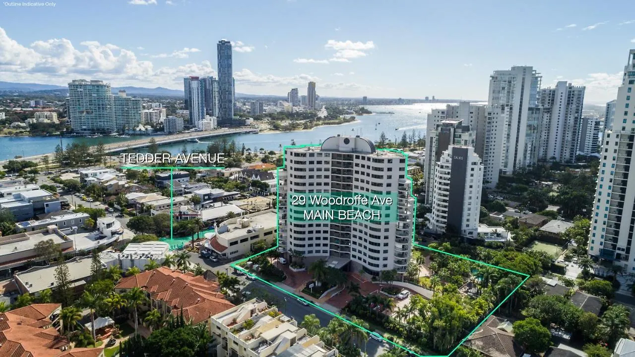 The Meriton Apartments On Main Beach Голд-Кост 4*,