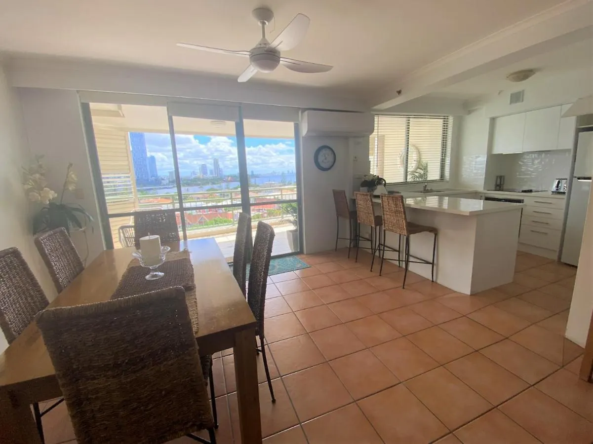 Aparthotel The Meriton Apartments On Main Beach Gold Coast