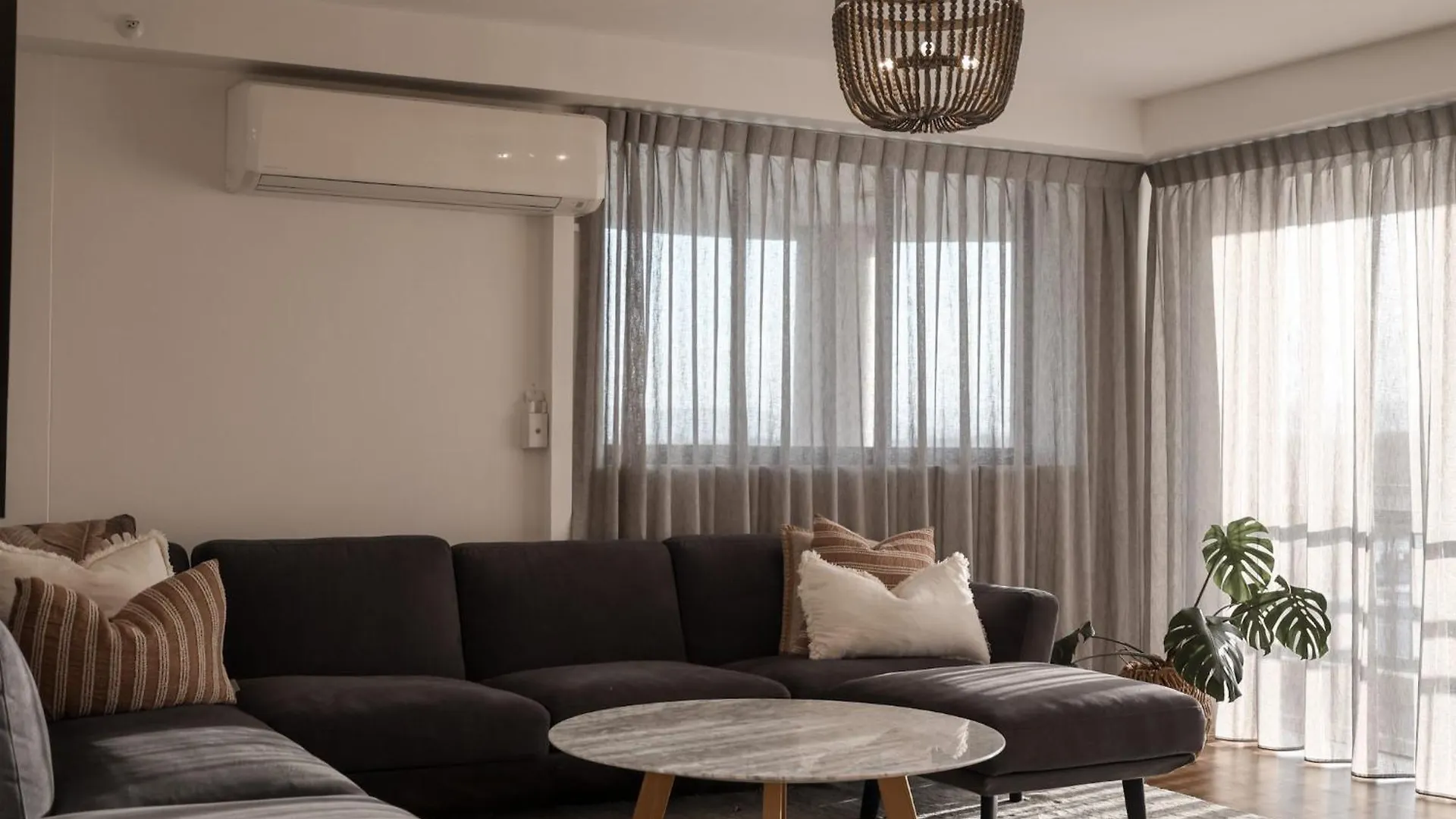 The Meriton Apartments On Main Beach Голд-Кост Австралия